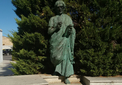 Estatua en honor a HelÃ©nides de Salamina